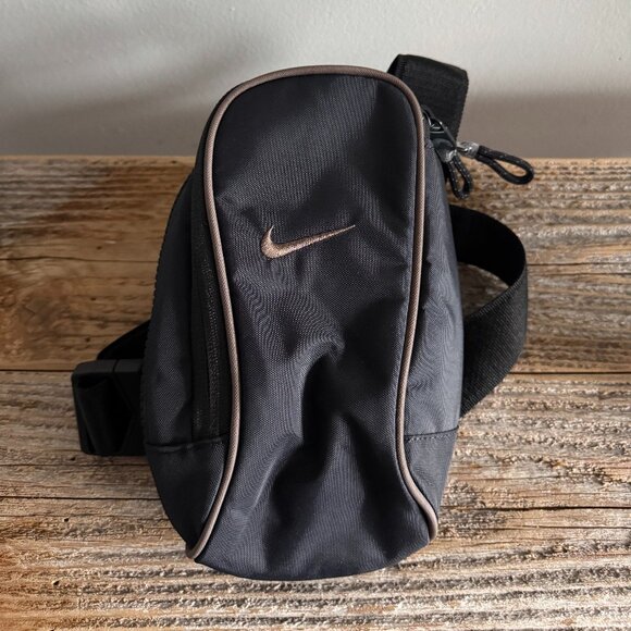 Used-Nike Sportswear Essentials Crossbody Bag - Picture 1 of 4
